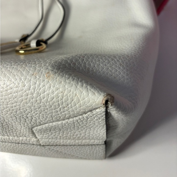 Imoshion Reversible White & Floral Vegan Leather Bag and Pouch - Picture 4 of 6